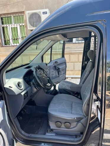 Ford Transit Connect-6