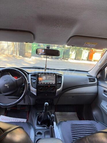 Mitsubishi L200-7