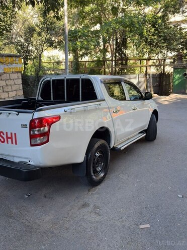 Mitsubishi L200-8