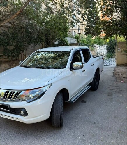 Mitsubishi L200-10