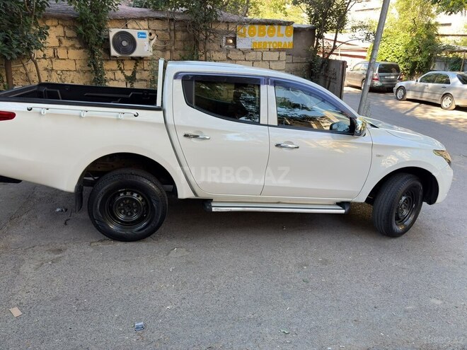Mitsubishi L200-15