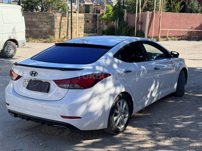 Hyundai Avante-3