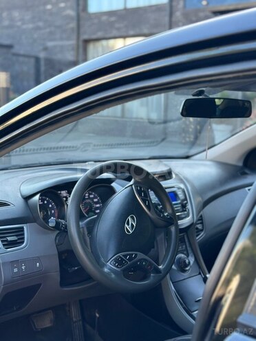 Hyundai Elantra-8
