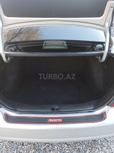 Nissan Tiida-5
