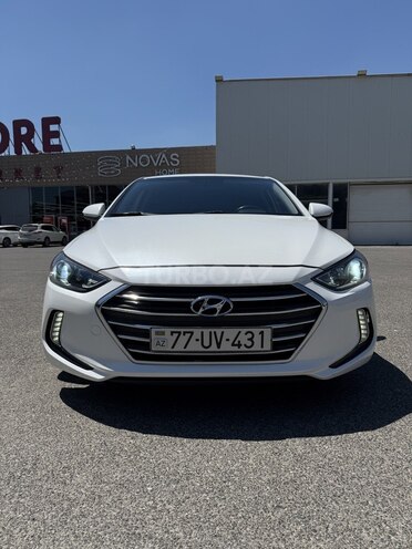 Hyundai Elantra-1