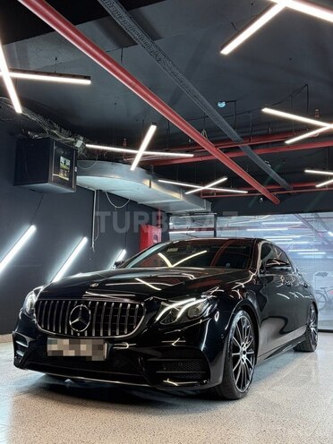 Mercedes E 220 d-1