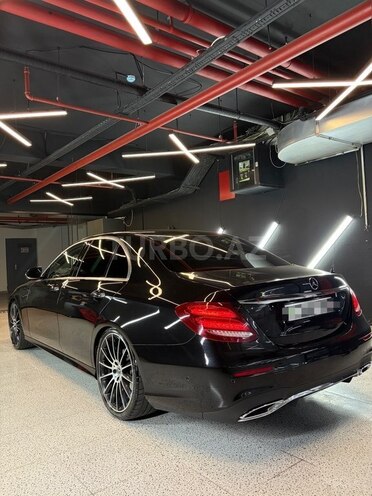 Mercedes E 220 d-5