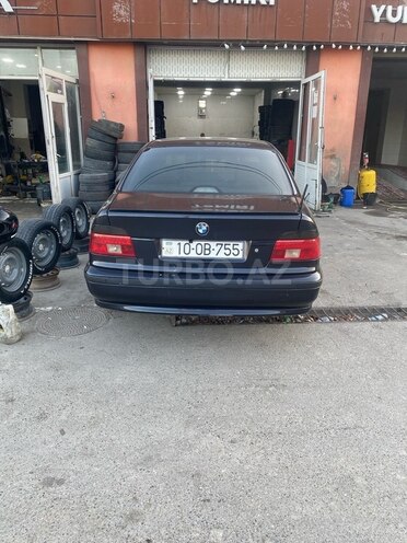 BMW 523-2