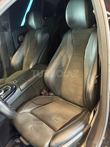 Mercedes E 220 d-11