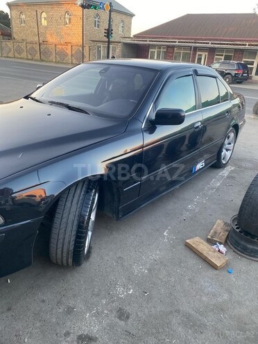 BMW 523-4