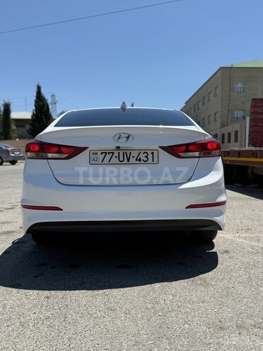 Hyundai Elantra-2