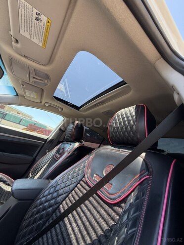 Hyundai Elantra-15