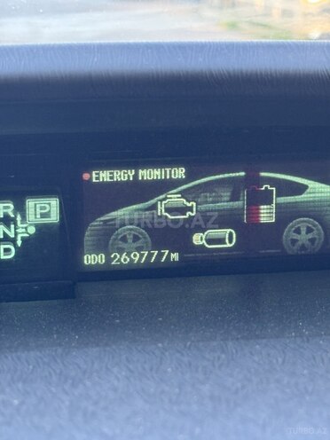Toyota Prius-12