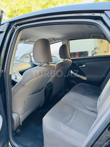 Toyota Prius-10