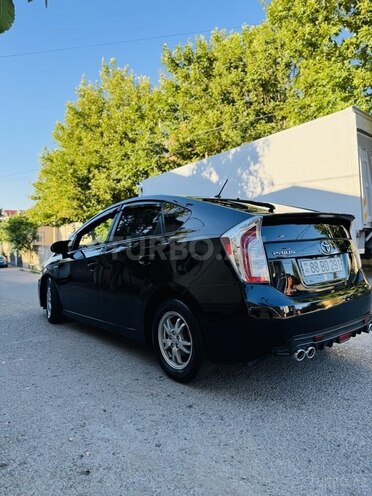 Toyota Prius-3