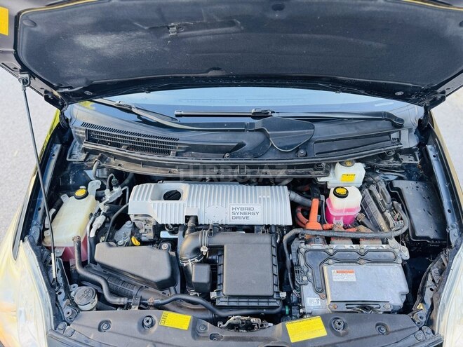 Toyota Prius-8