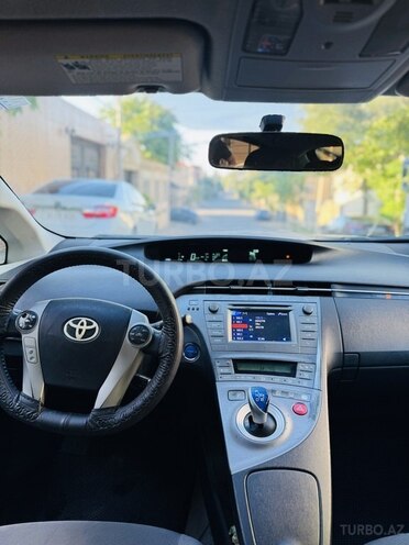 Toyota Prius-11