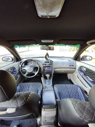 Nissan Maxima-10