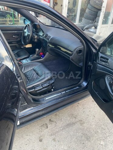 BMW 523-9