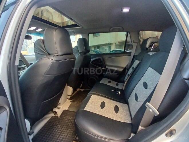 Toyota RAV4-18