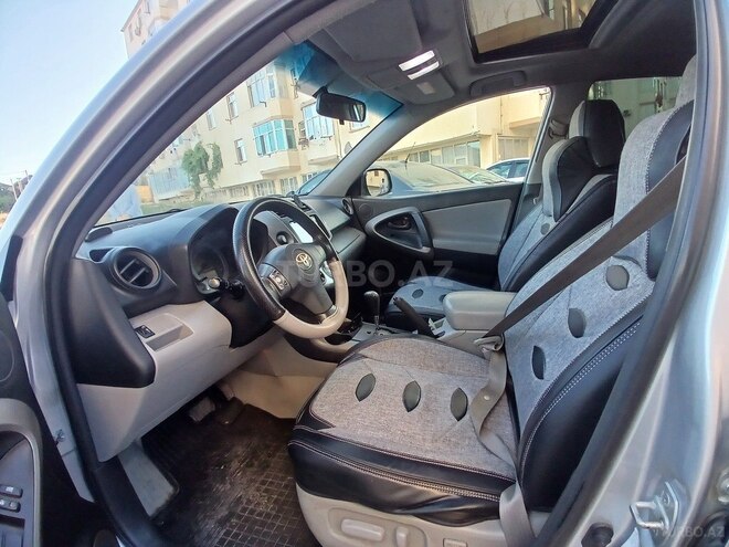 Toyota RAV4-19