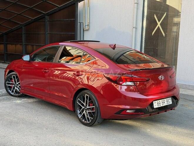 Hyundai Elantra-3