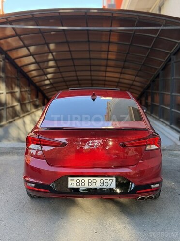 Hyundai Elantra-4