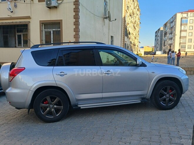 Toyota RAV4-11