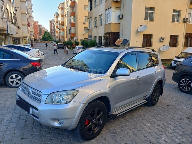 Toyota RAV4-8
