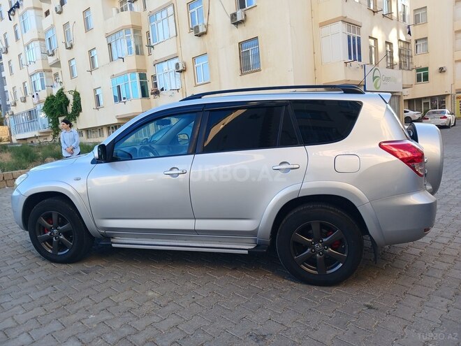 Toyota RAV4-10