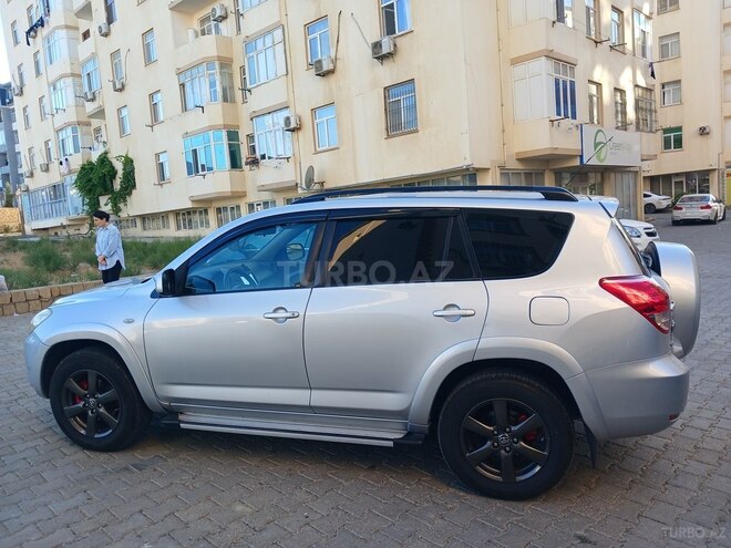 Toyota RAV4-9