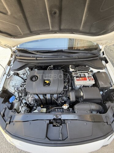 Hyundai Elantra-19