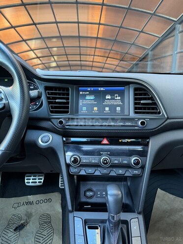 Hyundai Elantra-6
