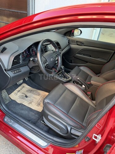 Hyundai Elantra-9