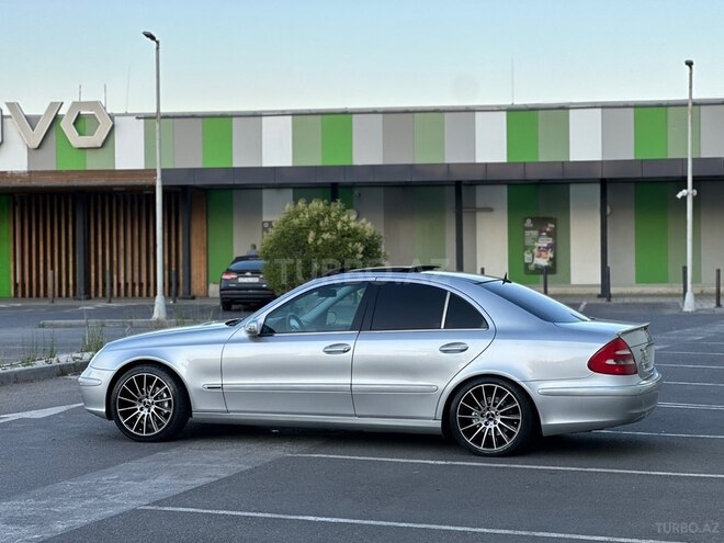 Mercedes E 240-3