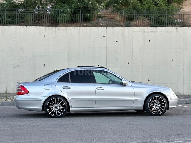 Mercedes E 240-4