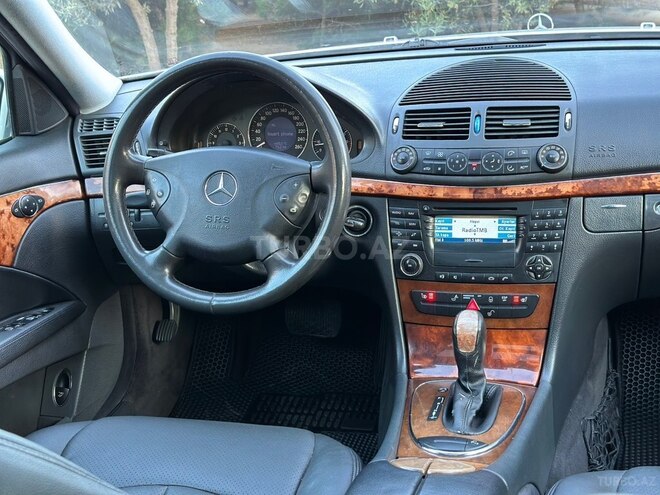 Mercedes E 240-10