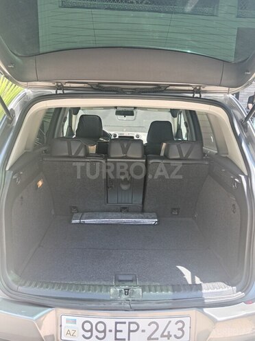 Volkswagen Tiguan-5
