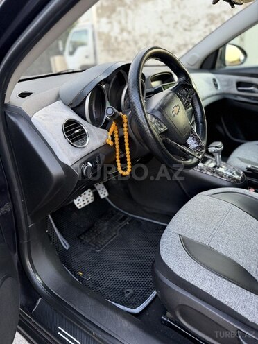 Chevrolet Cruze-10