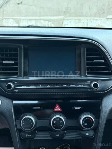 Hyundai Elantra-6