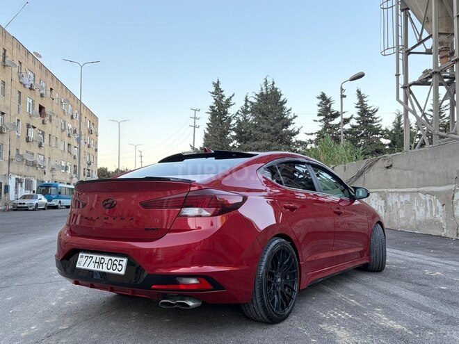 Hyundai Elantra-2