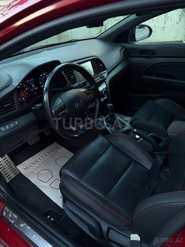 Hyundai Elantra-4