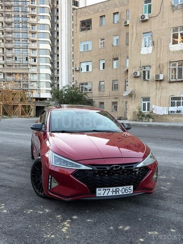 Hyundai Elantra-1