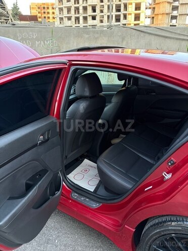 Hyundai Elantra-9