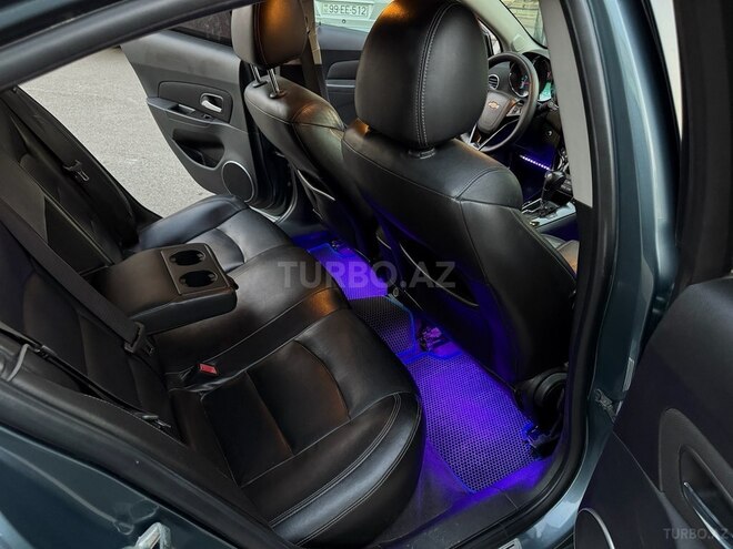 Chevrolet Cruze-17