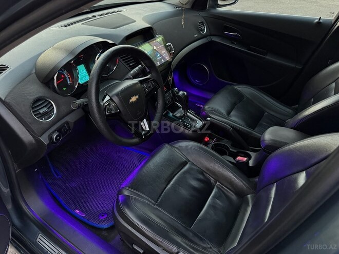 Chevrolet Cruze-13