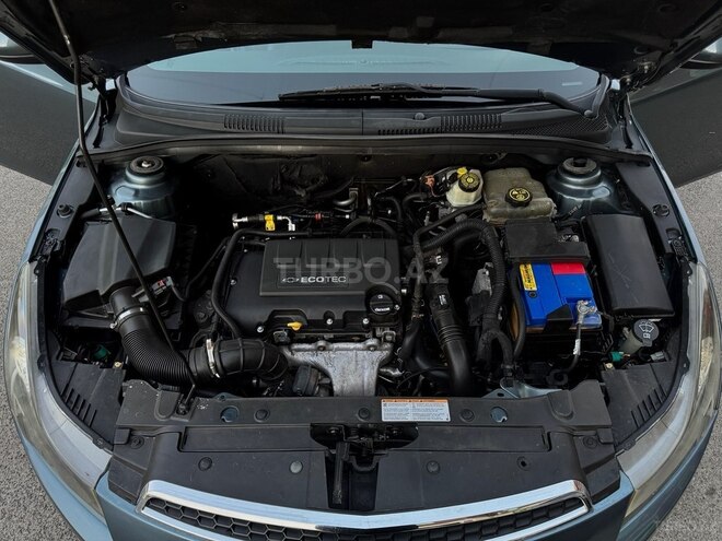 Chevrolet Cruze-20