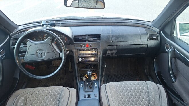 Mercedes C 220-17