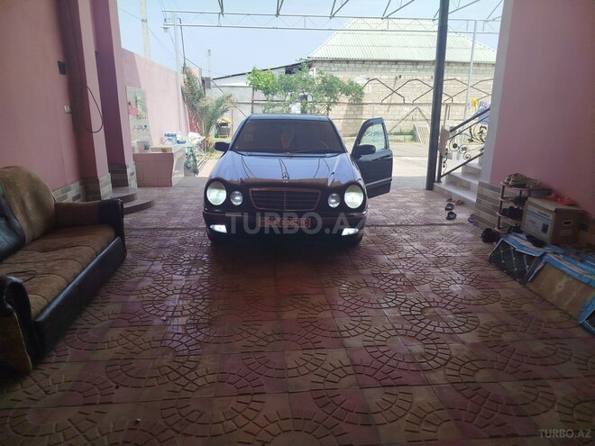Mercedes E 240-20