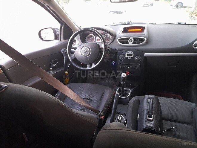 Renault Clio-2